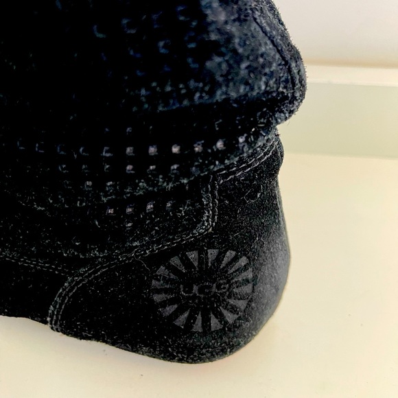 UGG perforated suede slouchy boots size 9 - Picture 2 of 4